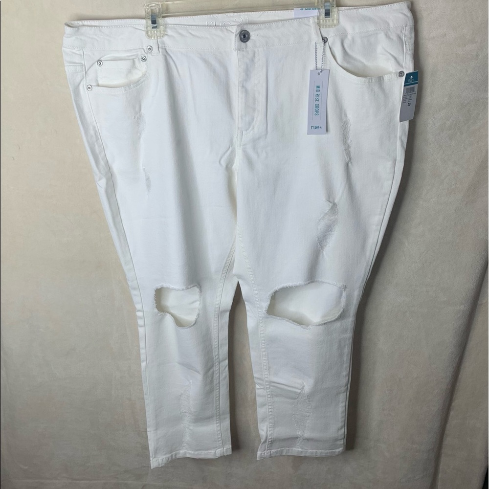 Rue21 White Distressed Denim Capri